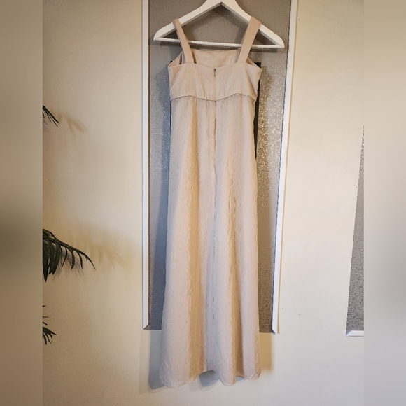 David's Bridal Crinkle Chiffon Dress with Twist Front in Champagne, size 10 Girl - Picture 4 of 10